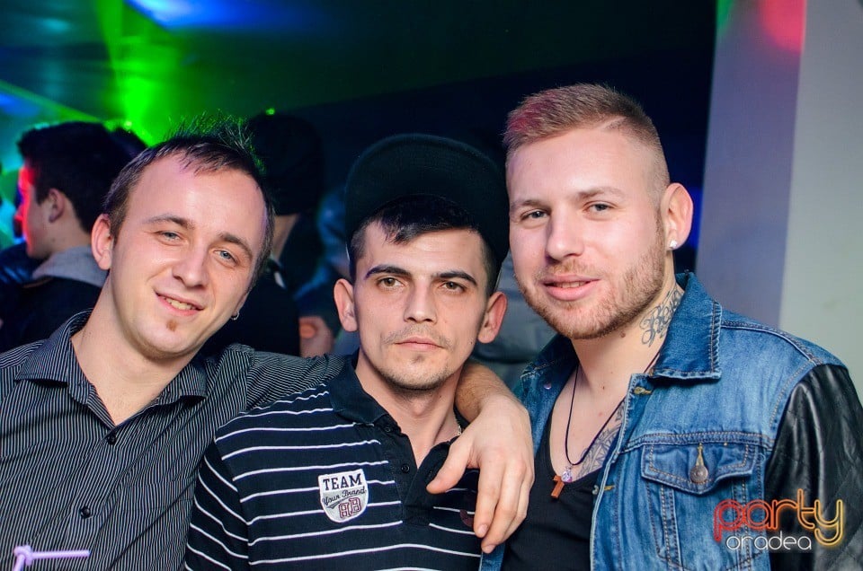 Distracţie în Zona Club,