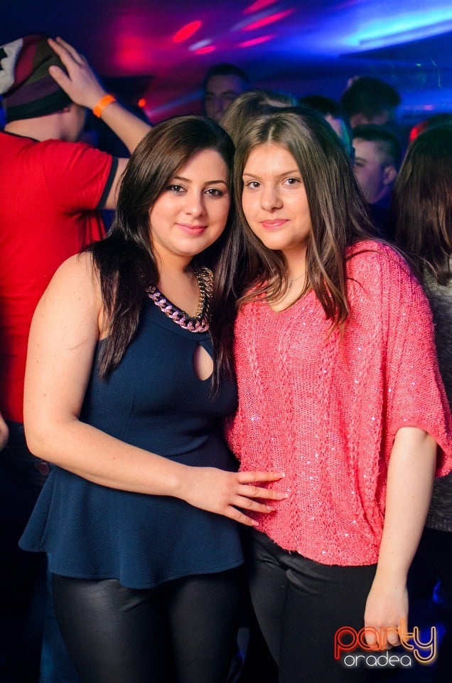 Distracţie în Zona Club,