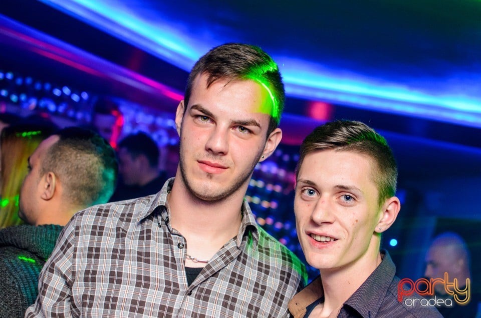 Distracţie în Zona Club,