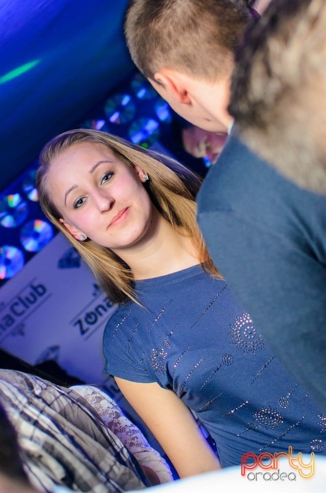 Distracţie în Zona Club,