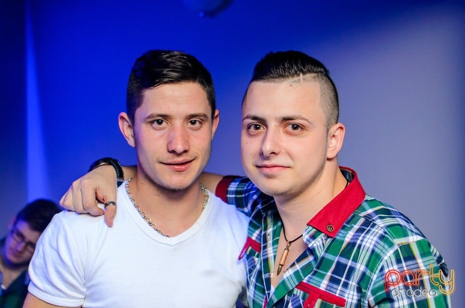 Distracţie în Zona Club,