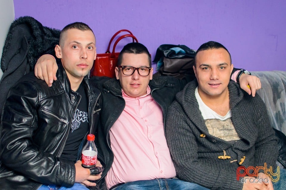 Distracţie în Zona Club,