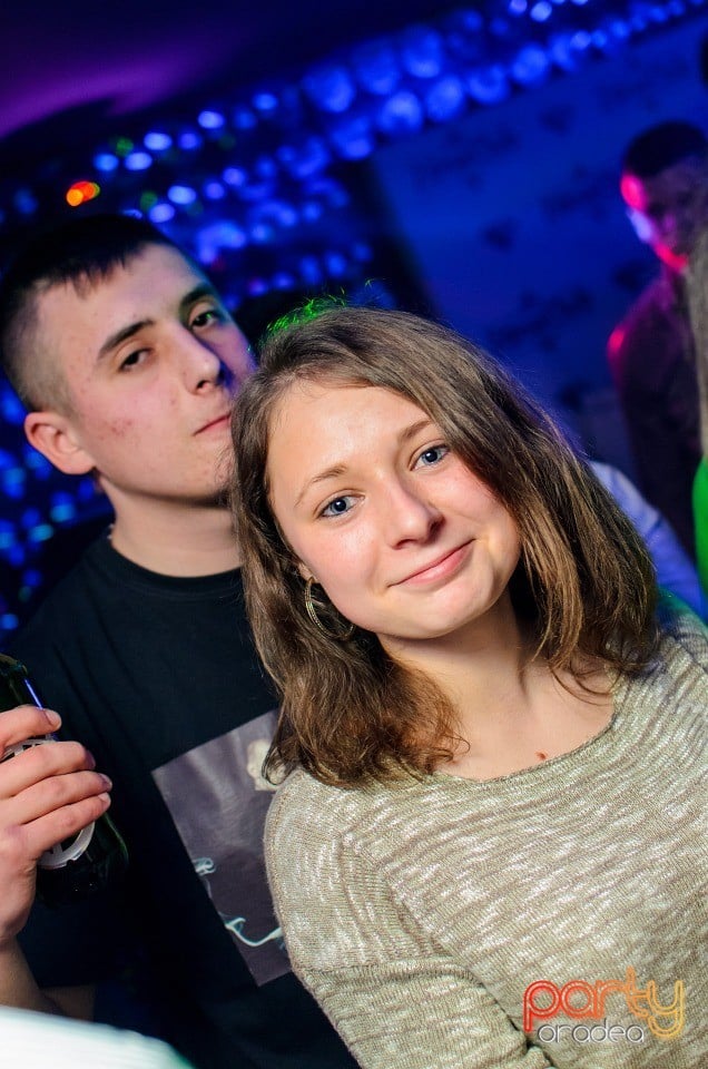 Distracţie în Zona Club,