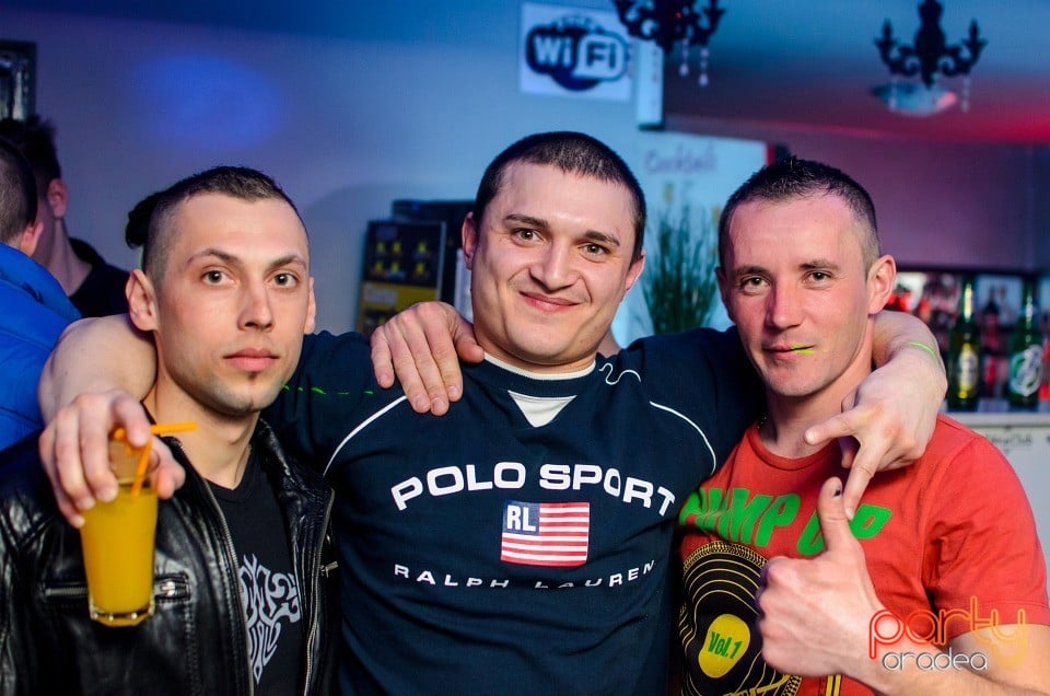 Distracţie în Zona Club,
