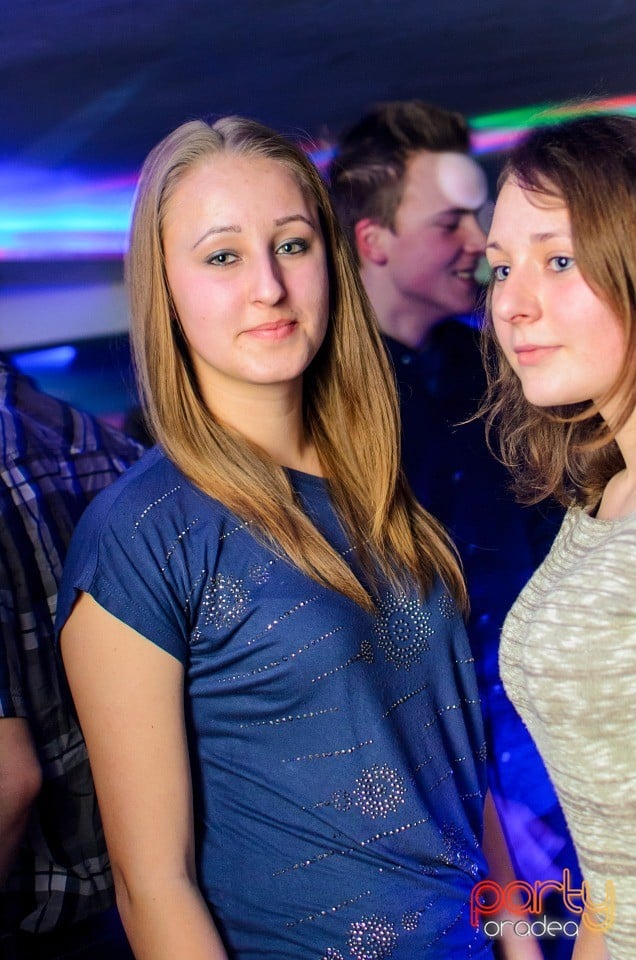 Distracţie în Zona Club,