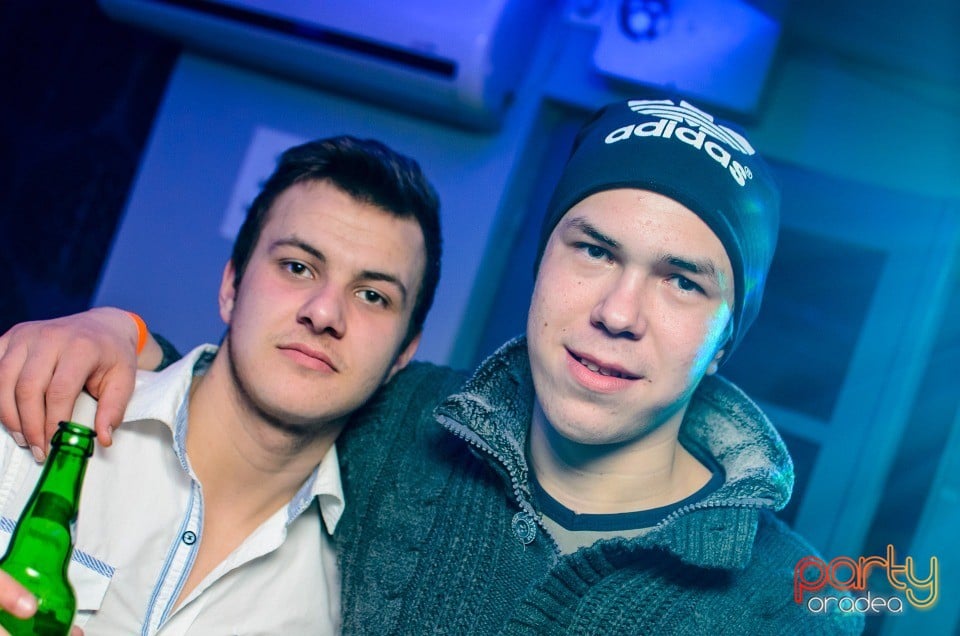 Distracţie în Zona Club,