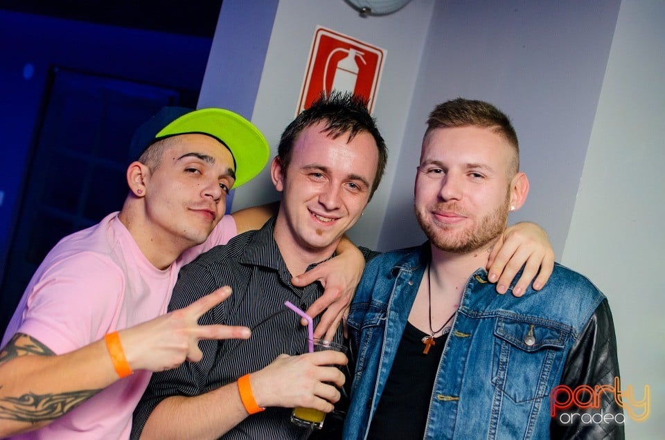 Distracţie în Zona Club,