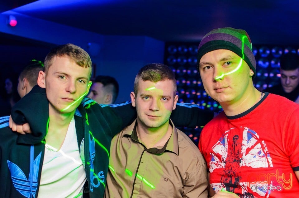 Distracţie în Zona Club,