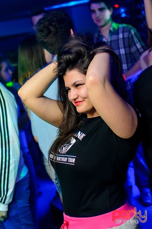 Distracţie în Zona Club,