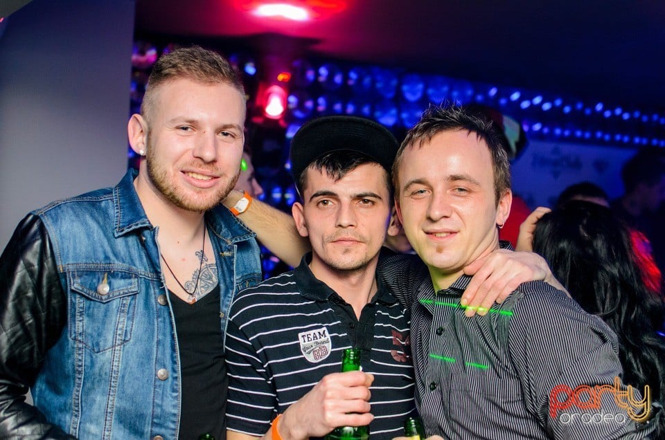 Distracţie în Zona Club,