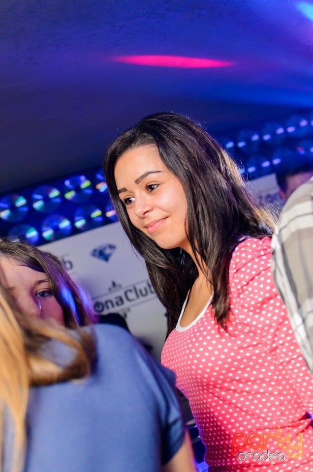 Distracţie în Zona Club,