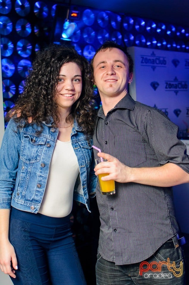 Distracţie în Zona Club,