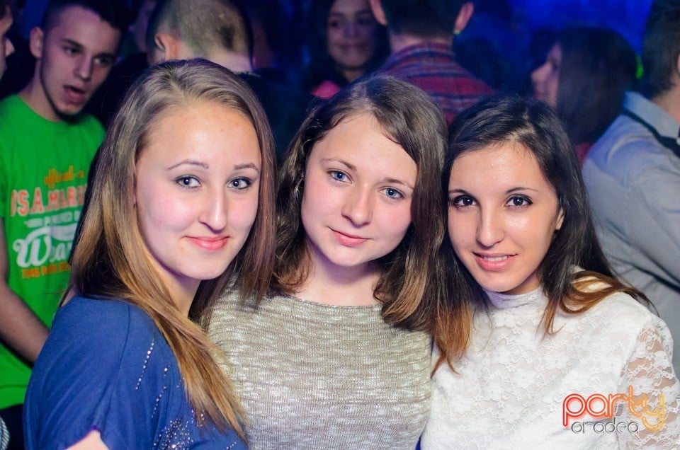 Distracţie în Zona Club,