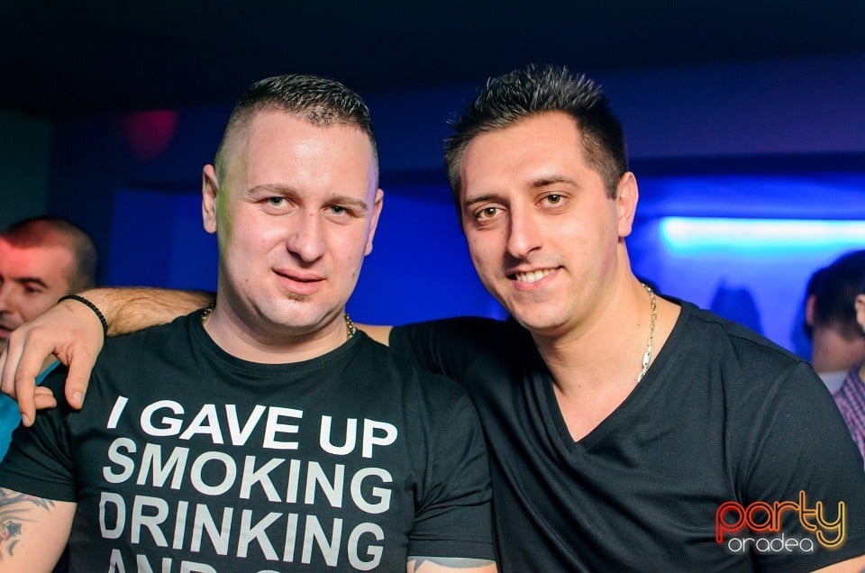 Distracţie în Zona Club,