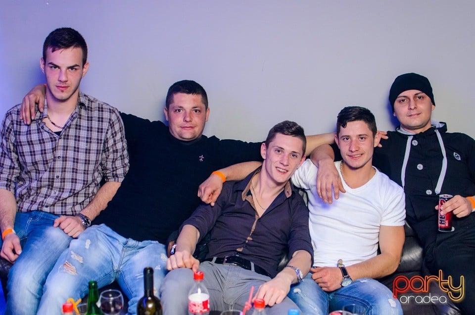 Distracţie în Zona Club,