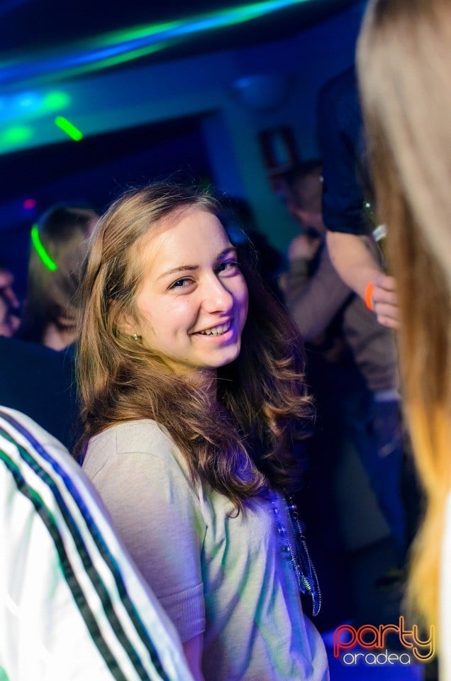 Distracţie în Zona Club,