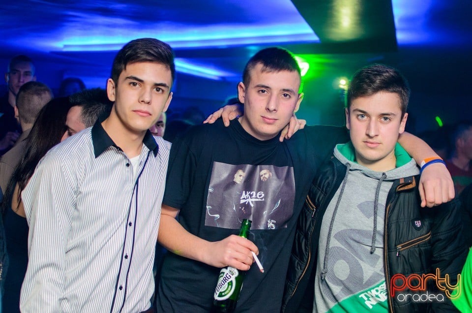 Distracţie în Zona Club,
