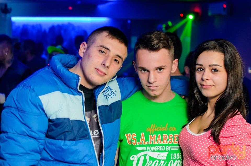 Distracţie în Zona Club,