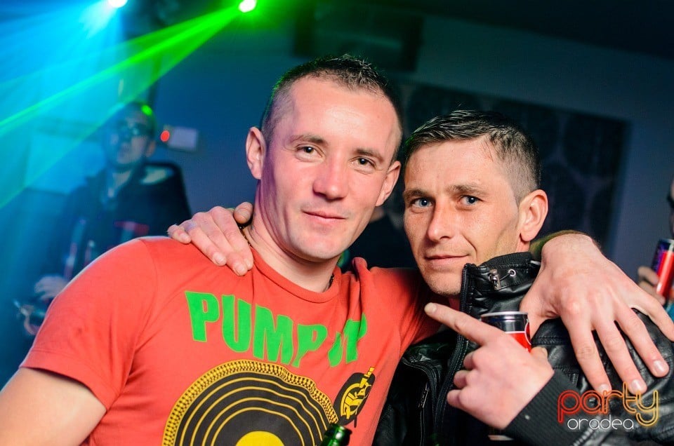 Distracţie în Zona Club,