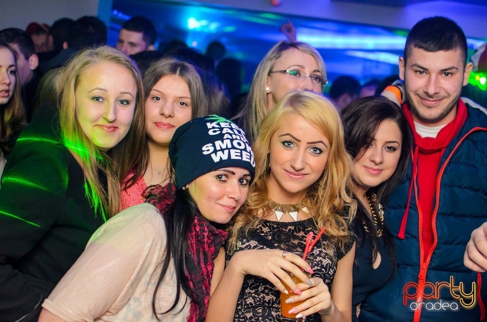 Distracţie în Zona Club,