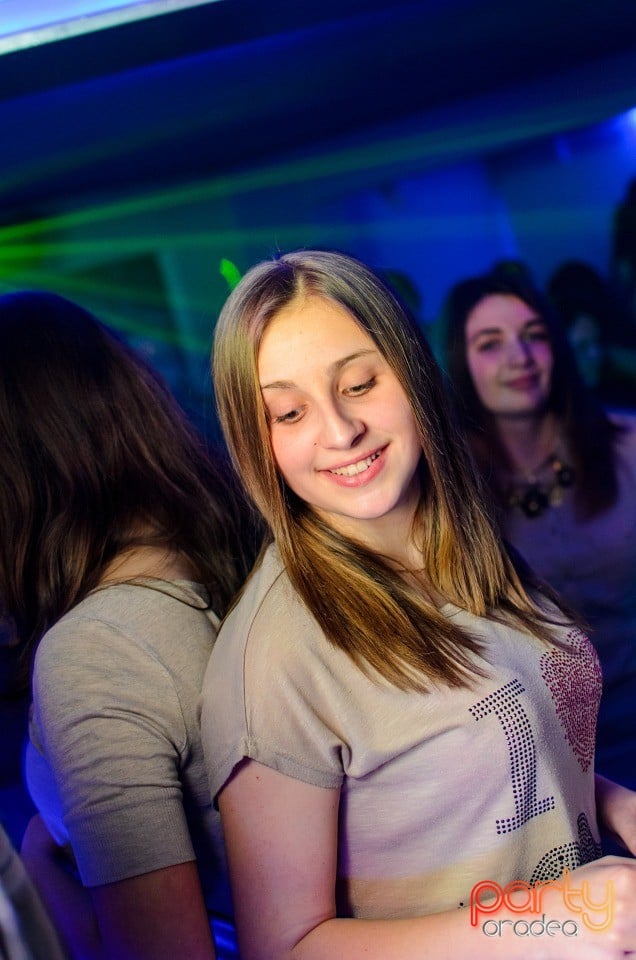 Distracţie în Zona Club,