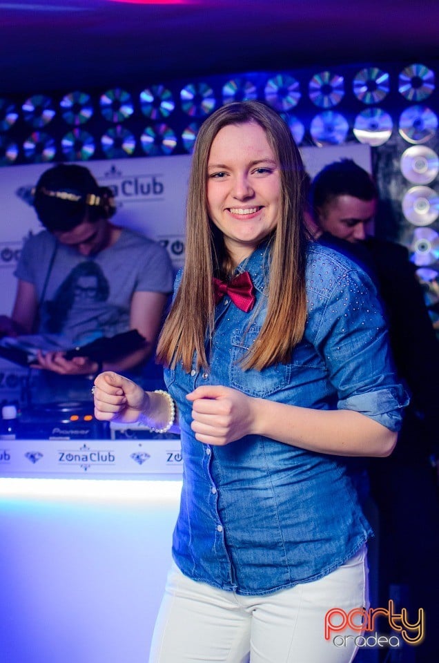 Distracţie în Zona Club,