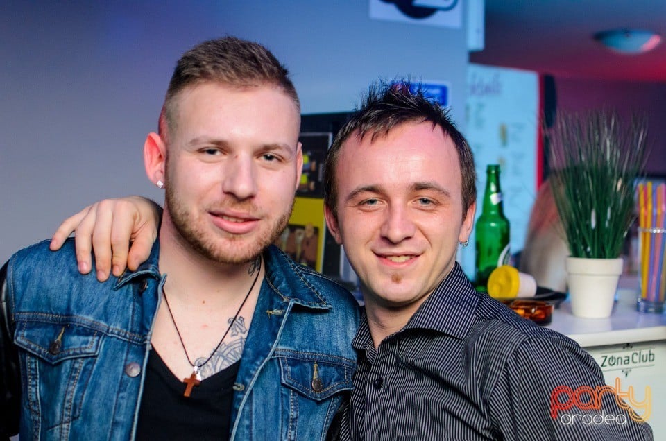 Distracţie în Zona Club,