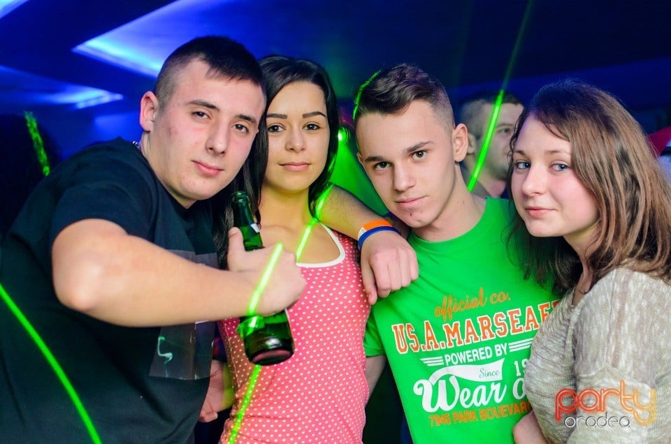 Distracţie în Zona Club,