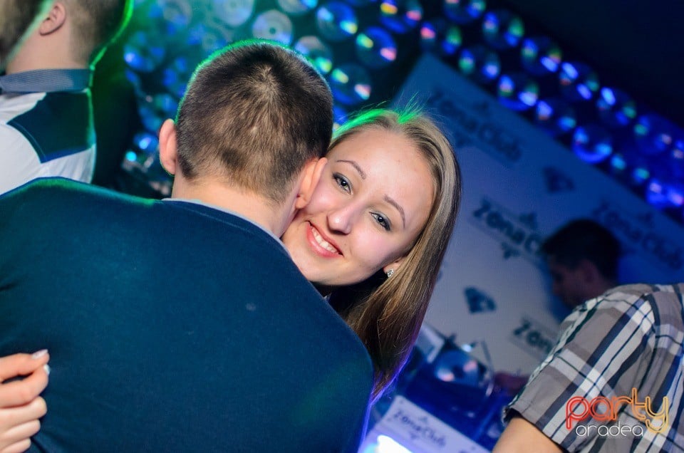 Distracţie în Zona Club,