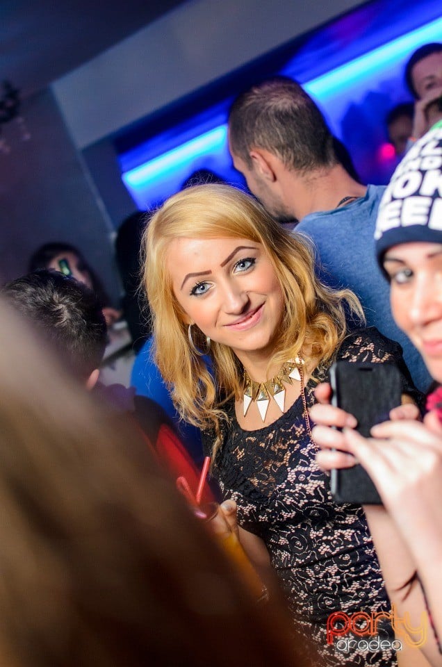 Distracţie în Zona Club,