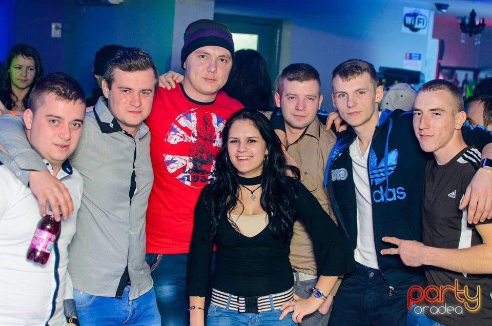 Distracţie în Zona Club,