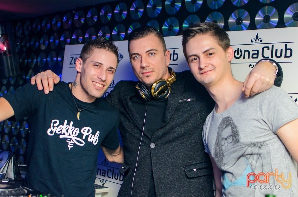 Distracţie în Zona Club,