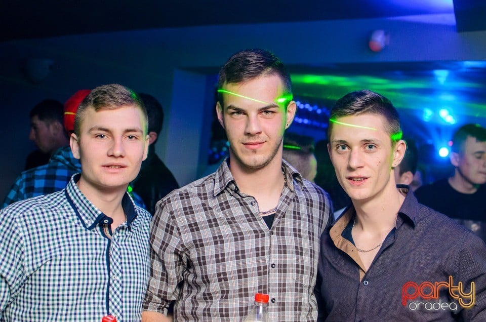 Distracţie în Zona Club,
