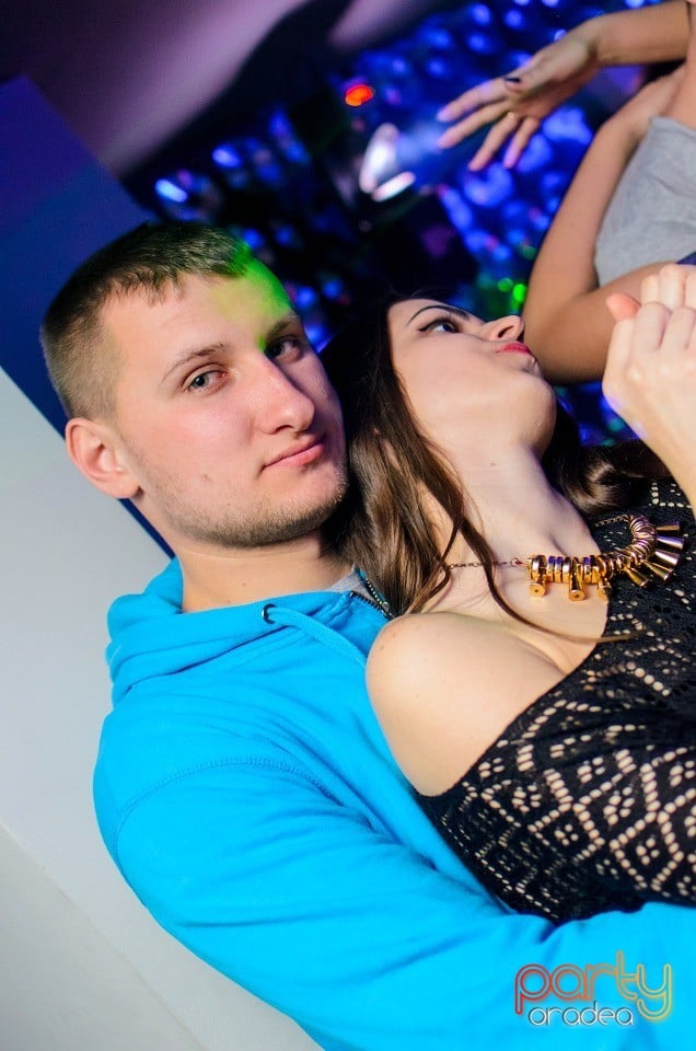 Distracţie în Zona Club,