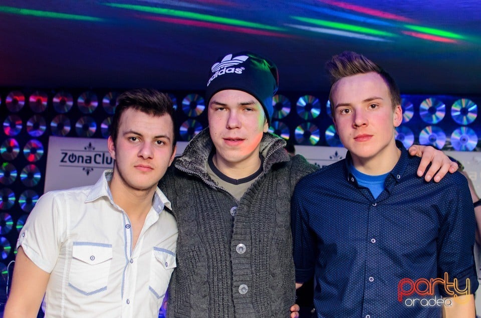 Distracţie în Zona Club,