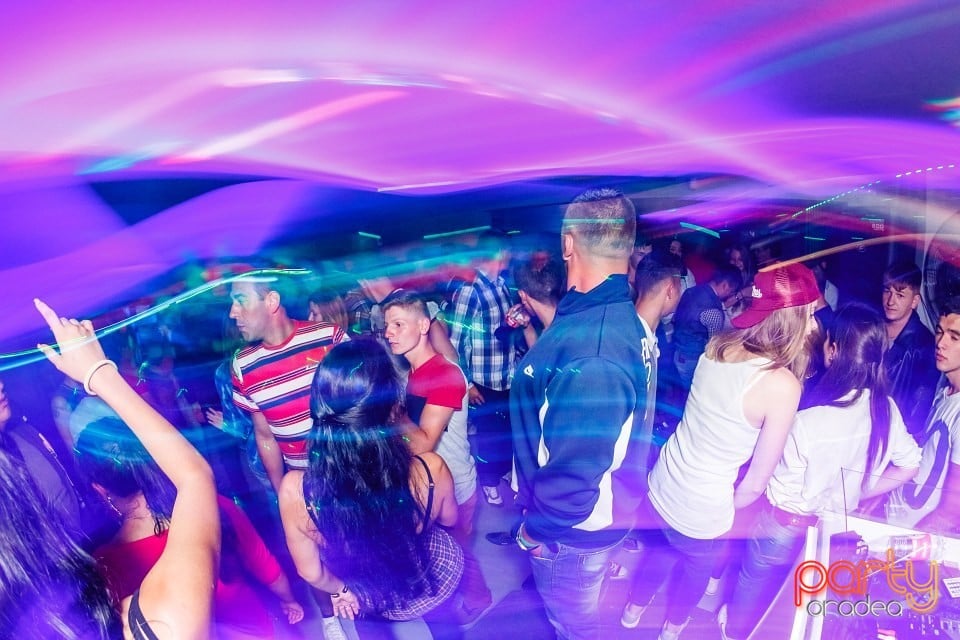 Distracţie în Zona Club, 