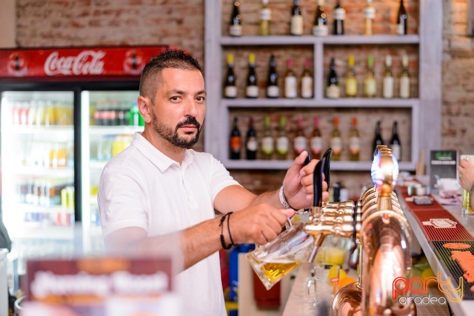 Distracţie la Bodega, Bodega