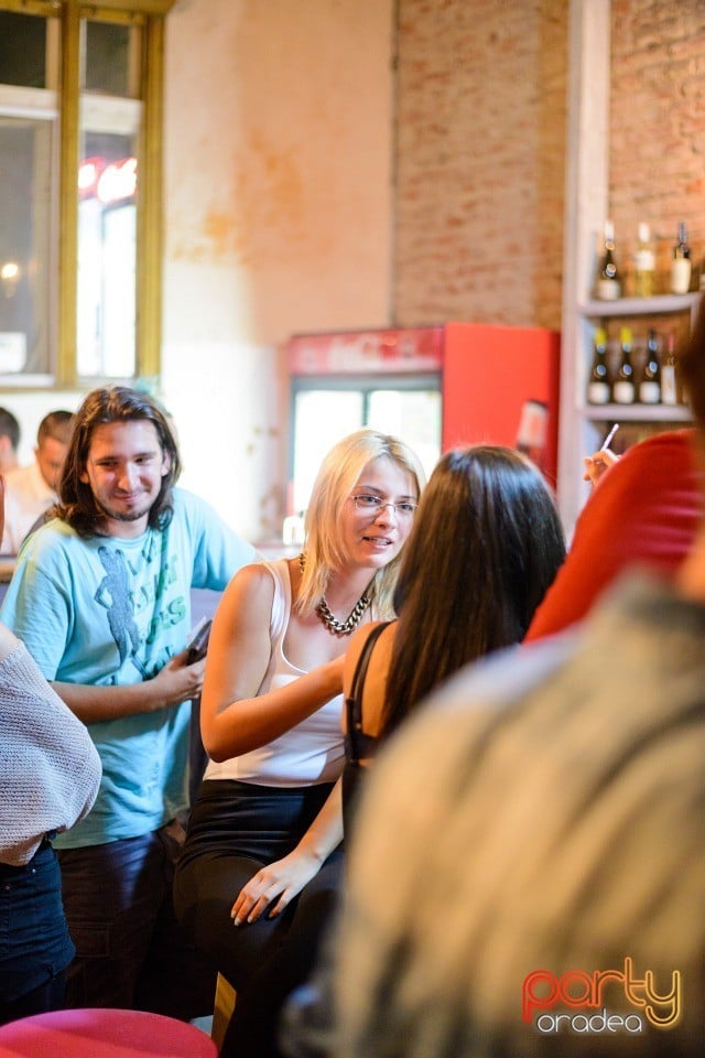 Distracţie la Bodega, Bodega