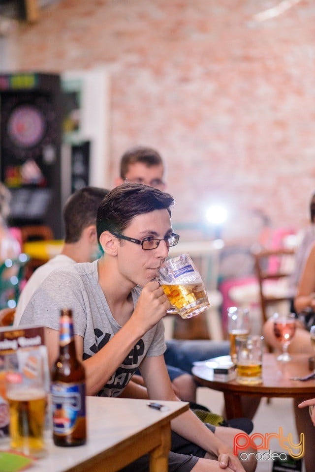 Distracţie la Bodega, Bodega