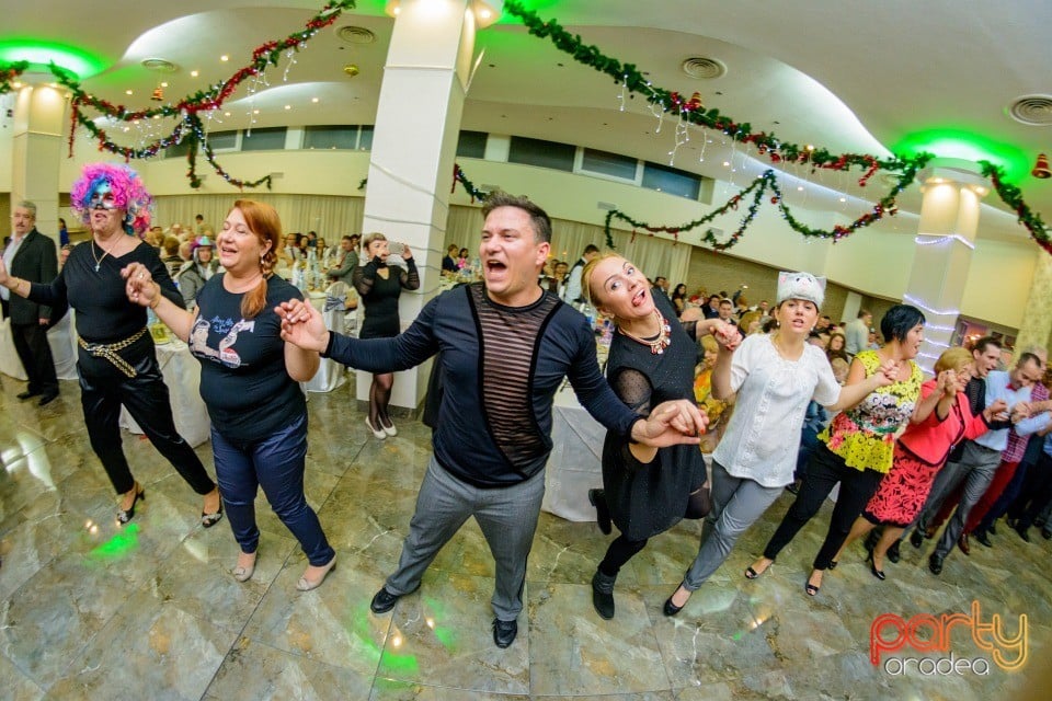 Distracţie la Hotel Termal, Hotel Termal