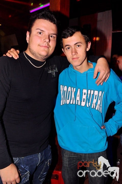 Distracţie la maxim în Disco Faház, 