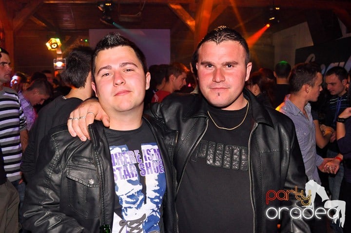 Distracţie la maxim în Disco Faház, 