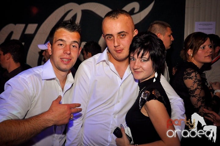 Distracţie la maxim în Disco Faház, 