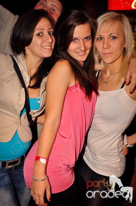 Distracţie la maxim în Disco Faház, 