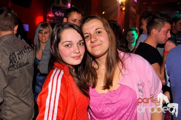 Distracţie la maxim în Disco Faház, 