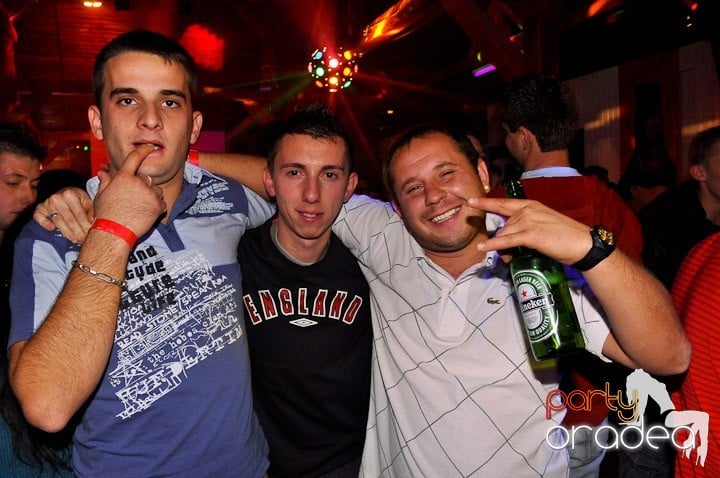 Distracţie la maxim în Disco Faház, 