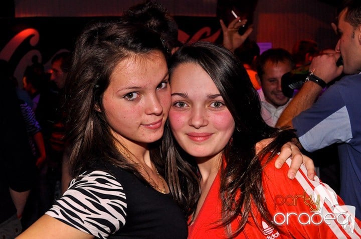 Distracţie la maxim în Disco Faház, 