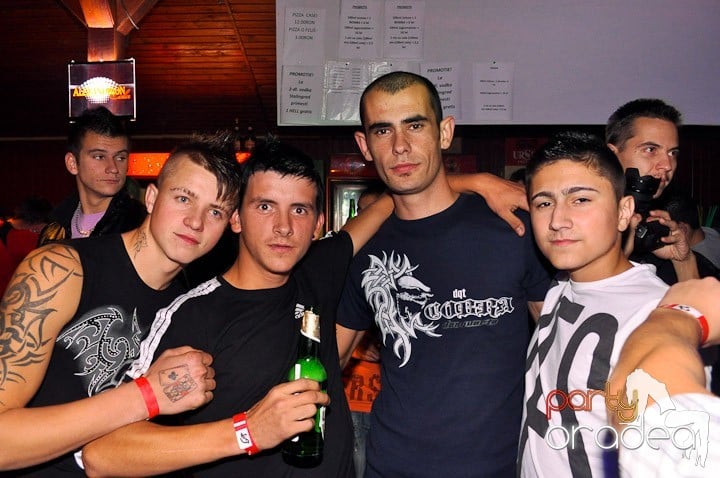 Distracţie la maxim în Disco Faház, 