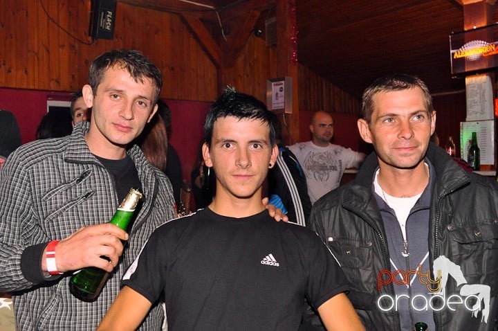 Distracţie la maxim în Disco Faház, 