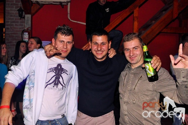 Distracţie la maxim în Disco Faház, 